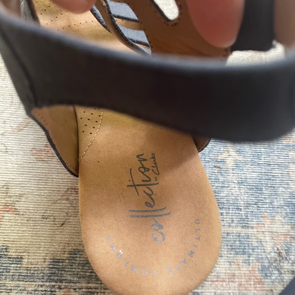 Clark’s navy blue Comfort fit sandals - Picture 7 of 7